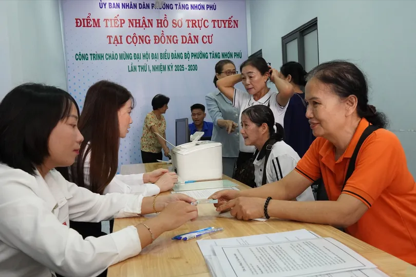 Phường Tăng Nhơn Phú ra mắt 8 điểm tiếp nhận hồ sơ hành chính tại khu dân cư