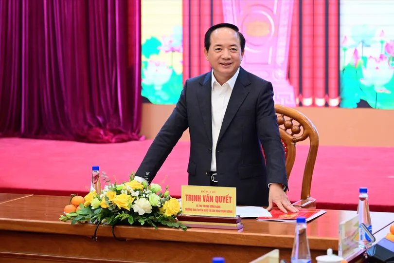 Đồng chí Trịnh Văn Quyết, Bí thư Trung ương Đảng, Trưởng Ban Tuyên giáo và Dân vận Trung ương phát biểu tại cuộc làm việc. Ảnh: ĐỖ TRUNG