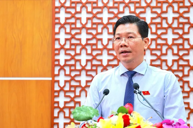 Đồng chí Nguyễn Mạnh Hùng, Bí thư Tỉnh ủy Tây Ninh, Chủ tịch HĐND tỉnh Tây Ninh phát biểu tại kỳ họp