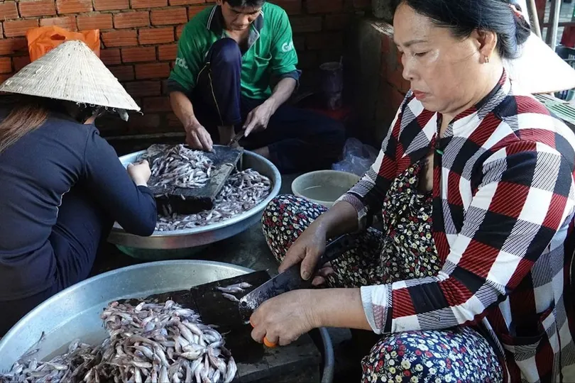 Mắm cá: Hương vị mùa nước nổi miền Tây