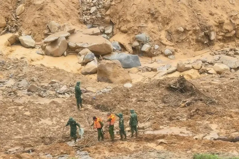 Việc tìm kiếm nạn nhân gặp nhiều khó khăn