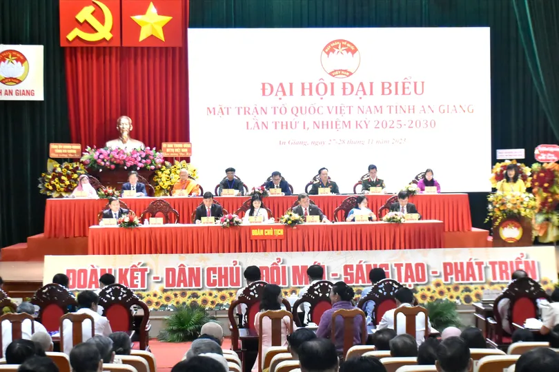 Quang cảnh đại hội