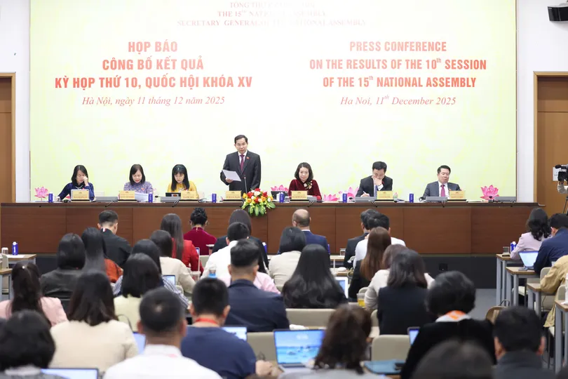 Tổng Thư ký, Chủ nhiệm Văn phòng Quốc hội Lê Quang Mạnh chủ trì họp báo. Ảnh: QUANG PHÚC 