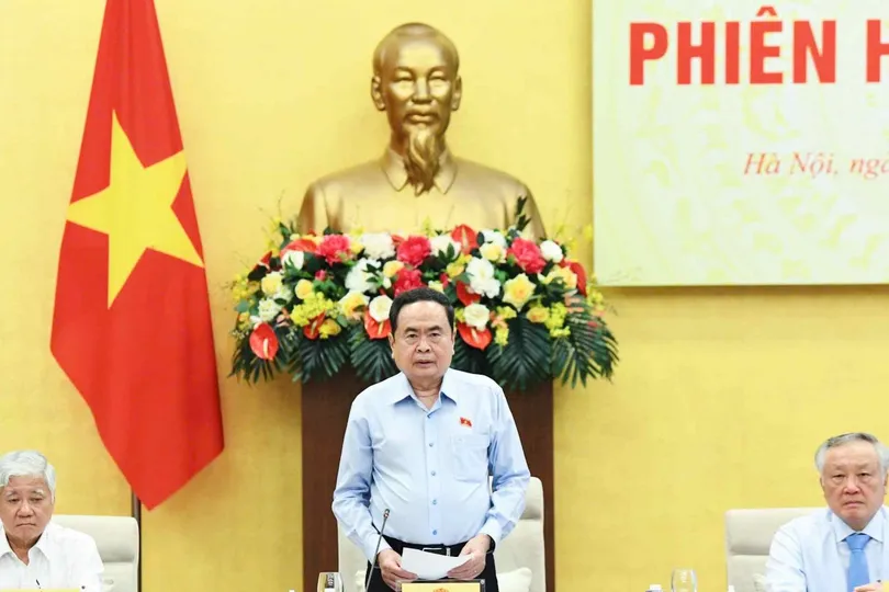 Chủ tịch Quốc hội Trần Thanh Mẫn chủ trì phiên họp thứ hai của Hội đồng Bầu cử quốc gia. Ảnh VIẾT CHUNG