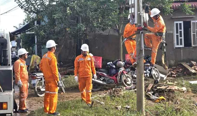 Điện lực Lâm Đồng huy động toàn lực khôi phục điện vùng l 