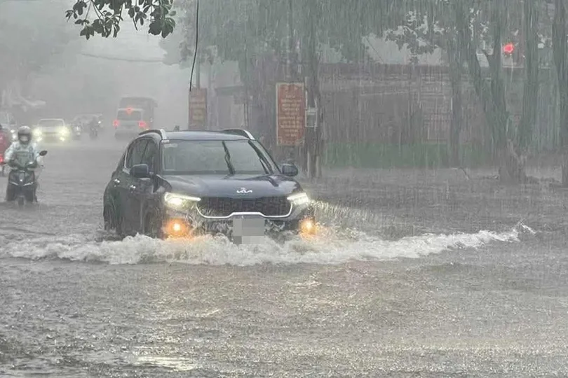 Nguyên nhân ngày 11-12, nhiều nơi ở Nam bộ mưa to