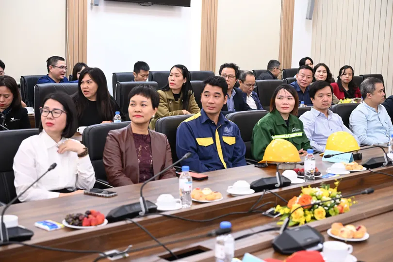 Trao tặng 30.000 phần quà cho công nhân 