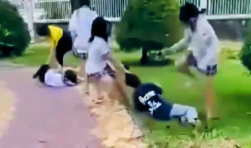 Công an xác minh vụ 2 nữ sinh bị đánh hội đồng