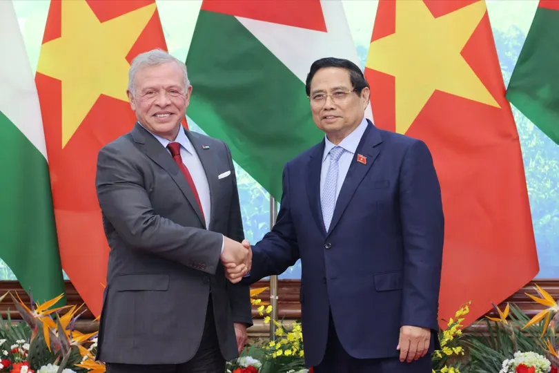 Thủ tướng Phạm Minh Chính hội kiến Quốc vương Vương quốc Hashemite Jordan Abdullah II Ibn Al Hussein, chiều 12-11. Ảnh: QUANG PHÚC