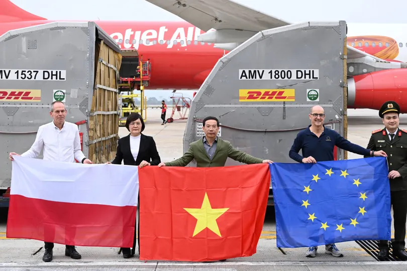 Tiếp nhận 7 tấn hàng hỗ trợ của Ba Lan cho người dân tỉnh Đắk Lắk