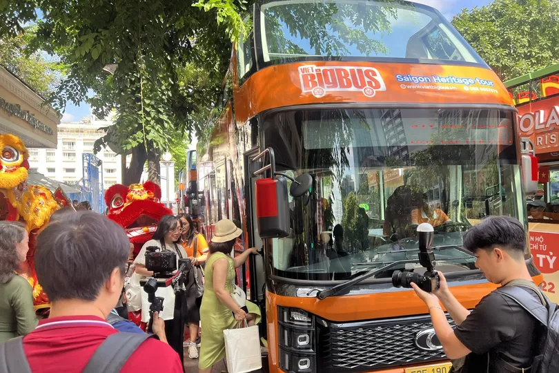 TPHCM siết chặt quản lý xe buýt du lịch thoáng nóc tại khu vực trung tâm