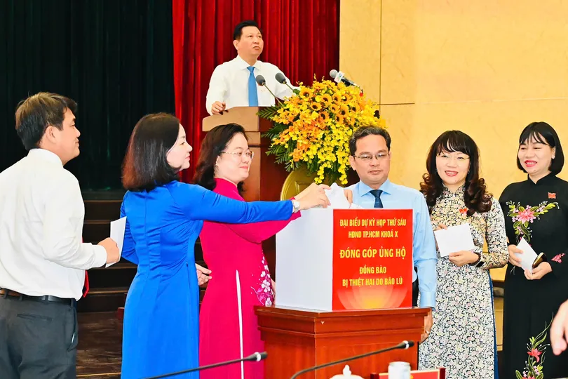 Người dân hoan nghênh "quyết định mang tính lịch sử" của TPHCM