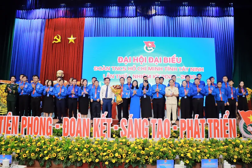 Lãnh đạo Tỉnh ủy Tây Ninh, Trung ương Đoàn tặng hoa chúc mừng Ban chấp hành Tỉnh đoàn Tây Ninh lần thứ I, nhiệm kỳ 2025-2030 