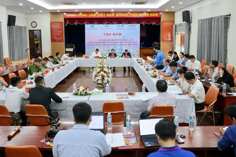 Bàn giải pháp trước thách thức an ninh phi truyền thống