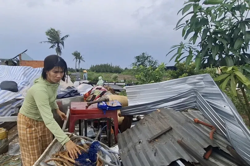 Cà Mau: Dông lốc làm thiệt hại 75 căn nhà, 4 người bị thương