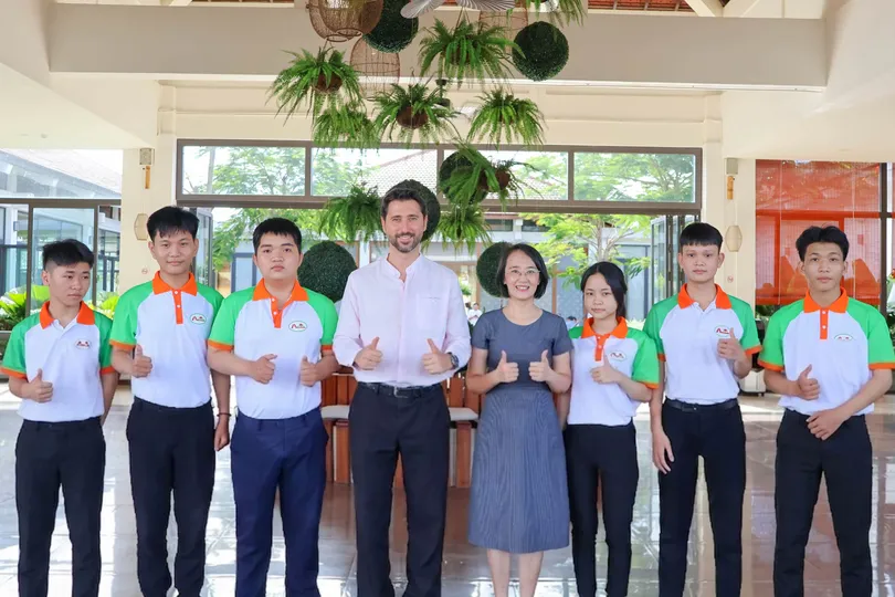 Mở cánh cửa tương lai với chi phí nhập học chỉ từ 1,3 triệu đồng. Đăng ký xét tuyển tại: https://aulachue.edu.vn/
