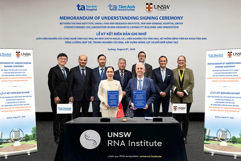 Lễ ký kết MOU diễn ra tại Đại học New South Wales (UNSW), Australia với sự chứng kiến của Tổng Lãnh sự Việt Nam. Ảnh: Viện Nghiên cứu Tâm Anh