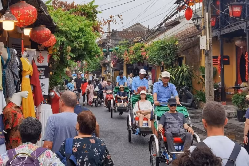 越南旅游业继续以一系列新纪录留下深刻印记，在游客量、收入及旅游产品多样性方面实现跨越式增长。图：越通社