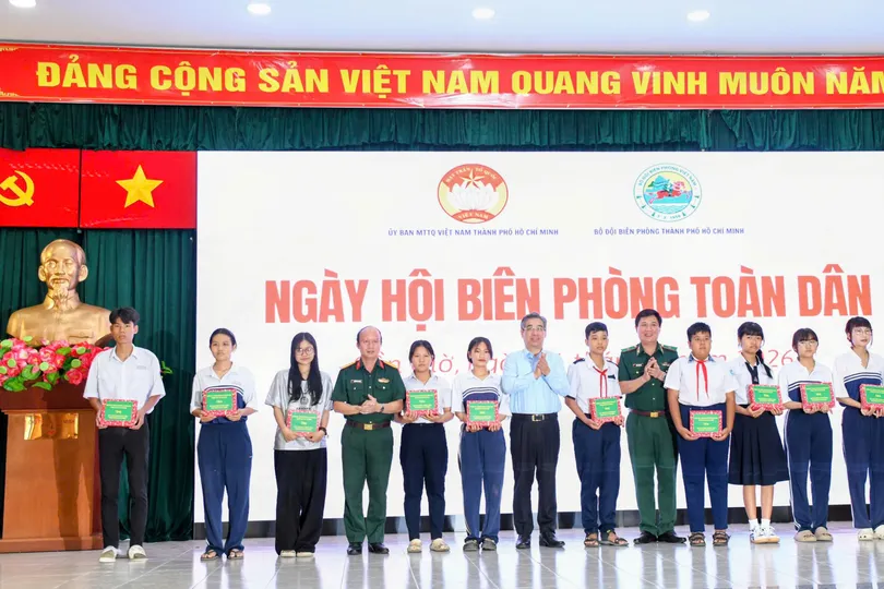 Gần 1,9 tỷ đồng chăm lo an sinh tại Ngày hội Biên phòng toàn dân