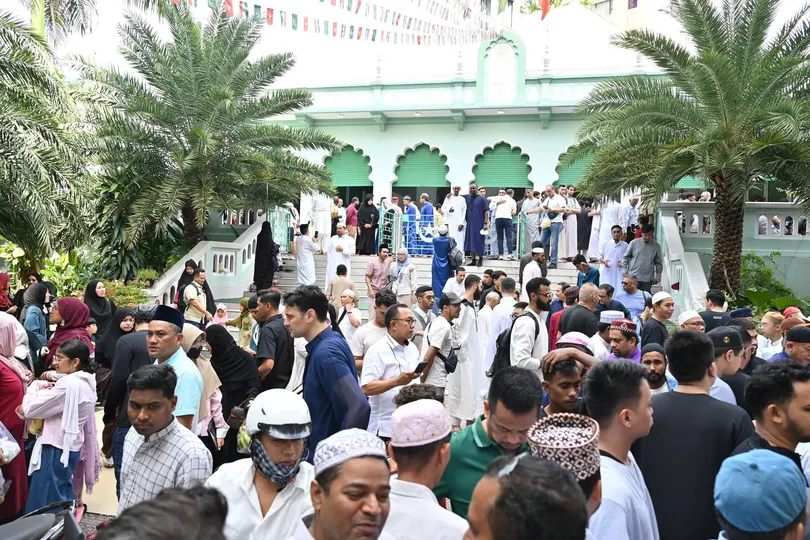 Rất đông các tín đồ Hồi giáo có mặt tại thánh đường Jamia Al-Musulman