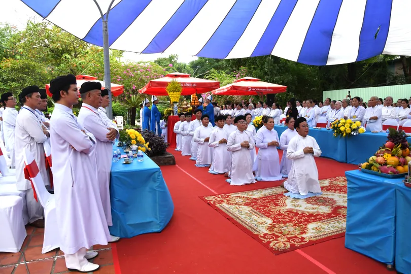 Lễ cầu siêu các Anh hùng liệt sĩ tại Công viên Lê Thị Riêng