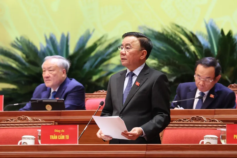 Đồng chí Trần Cẩm Tú, Ủy viên Bộ Chính trị, Thường trực Ban Bí thư điều hành phiên họp chiều 21-1