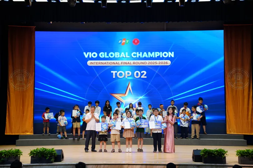 Học sinh xuất sắc nhận giải tại Vio Global Champion 2025–2026. Ảnh: DUNG PHƯƠNG