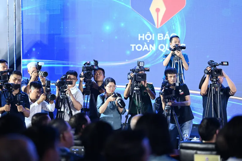 Nhà báo, phóng viên tác nghiệp tại Hội Báo toàn quốc 2026, tại TP Hải Phòng. Ảnh: ĐỖ TRUNG