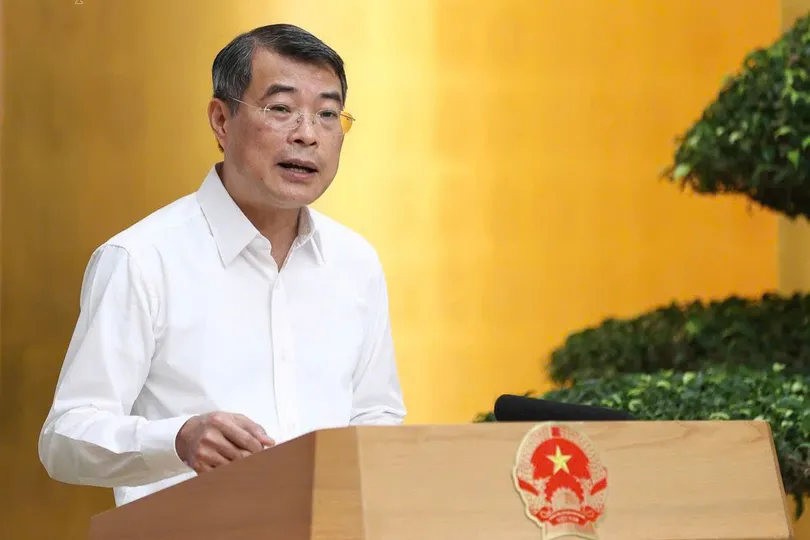 Thủ tướng Lê Minh Hưng phát biểu tại hội nghị, sáng 15-10. Ảnh: VIẾT CHUNG