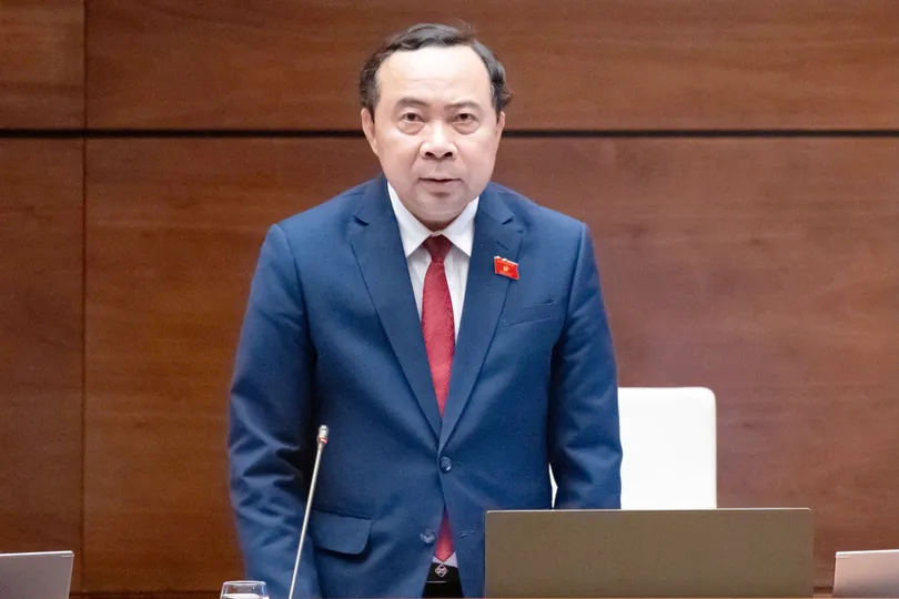 Bộ trưởng Bộ Khoa học - Công nghệ Vũ Hải Quân phát biểu giải trình, làm rõ một số vấn đề đại biểu Quốc hội nêu, sáng 26-10. Ảnh: VIẾT CHUNG