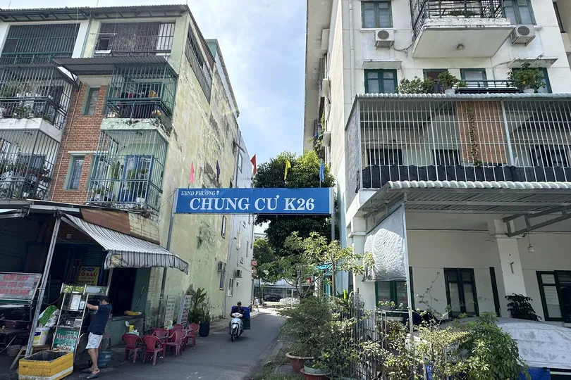 Cư dân Chung cư K26, phường Hạnh Thông (TPHCM) đã vào ở hơn 16 năm nay vẫn chưa được cấp sổ hồng. Ảnh: THANH HIỀN