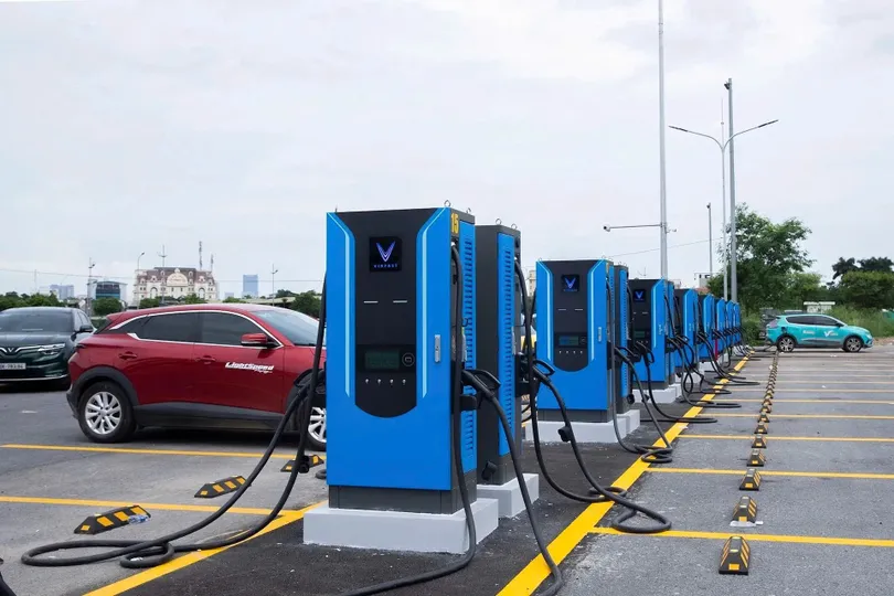 Doanh nghiệp xăng dầu đầu tư hạ tầng cho xe điện