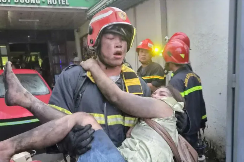 Vụ cháy khách sạn ở TPHCM: 2 người tử vong, 26 người được giải cứu