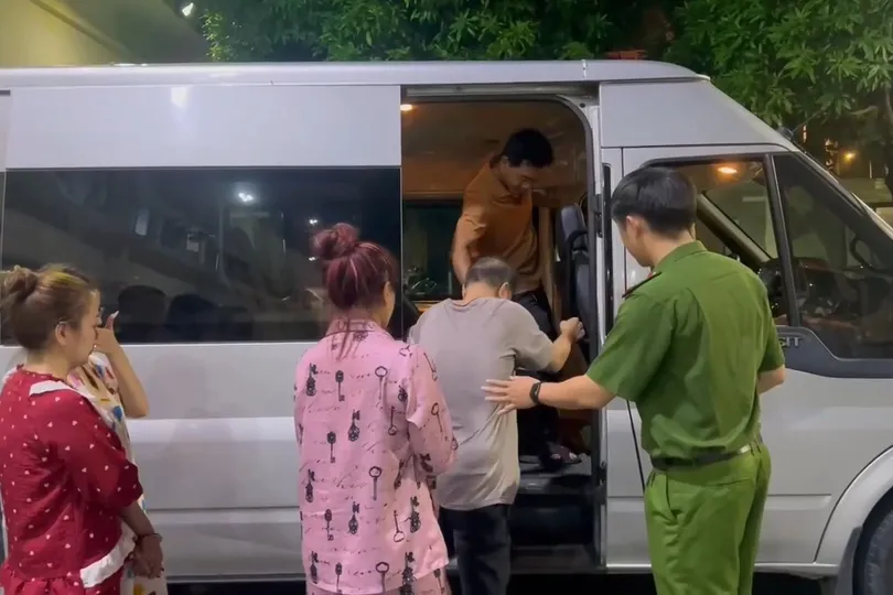 Từ vụ bán dâm, công an lần ra đường dây cá độ bóng đá