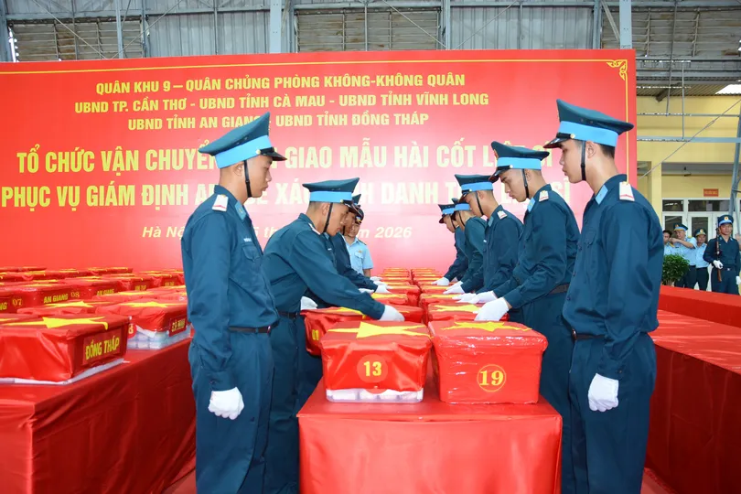 Bộ Quốc phòng tiếp nhận 15.072 mẫu hài cốt liệt sĩ từ Quân khu 9