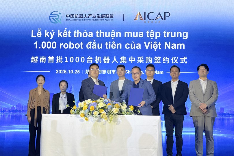 中国机器人产业发展联盟与AICAP举行越南首批1000台机器人集中采购签约仪式。