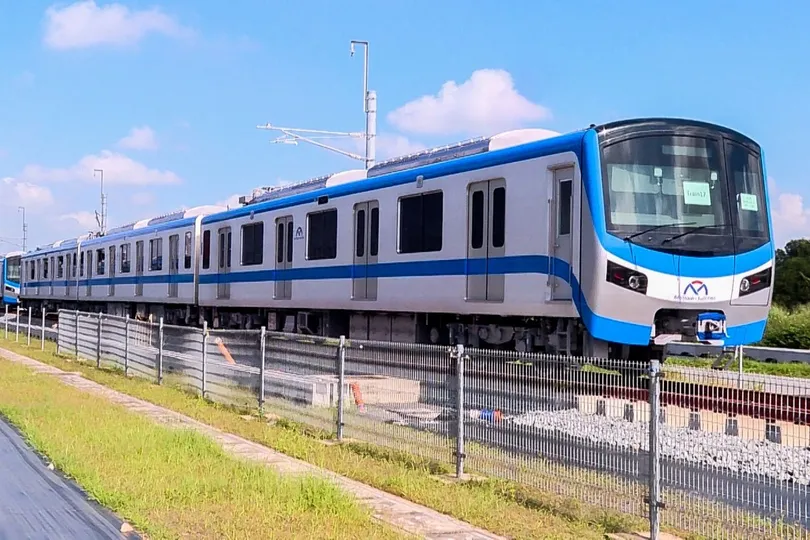 Hà Nội không phải vay tiền để làm metro?