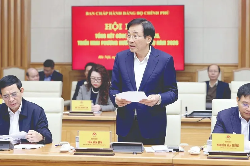 Bộ trưởng, Chủ nhiệm Văn phòng Chính phủ Trần Văn Sơn phát biểu tại hội nghị (ẢNH: TTXVN)