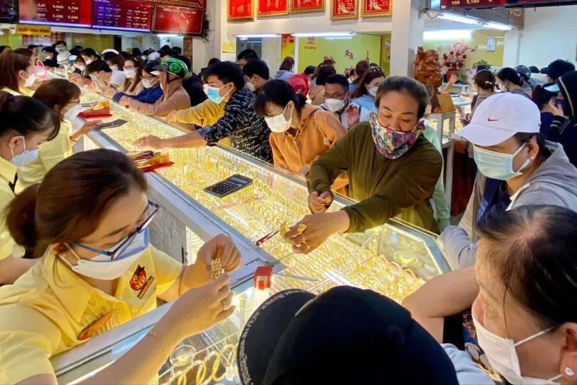 Vàng trong nước giảm gần 10 triệu đồng/lượng