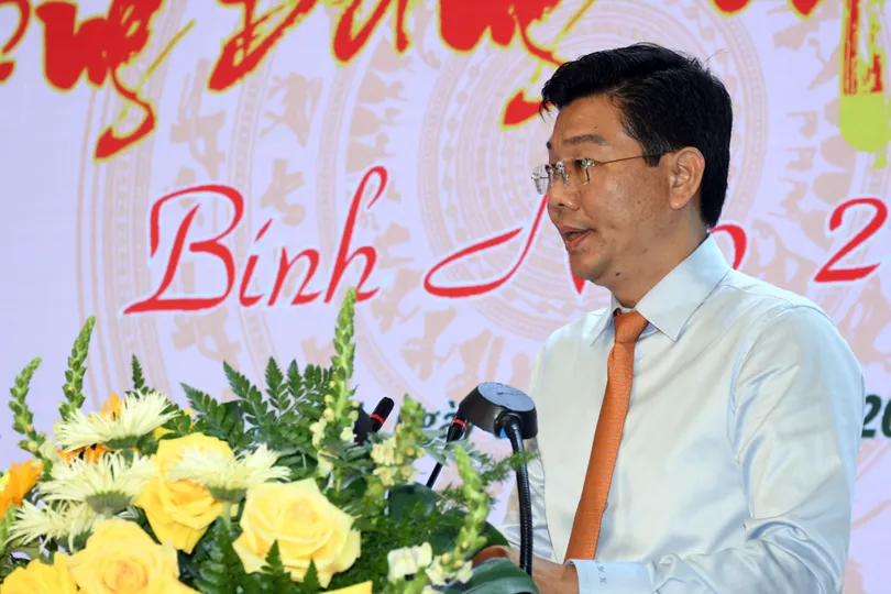 Đồng chí Nguyễn Mạnh Hùng, Ủy viên Trung ương Đảng, Phó Bí thư Thường trực Tỉnh ủy, Chủ tịch HĐND tỉnh Tây Ninh phát biểu tại họp mặt