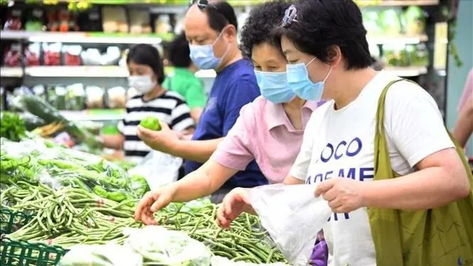 Thị trường hàng hóa mùng 6 Tết trở lại bình thường