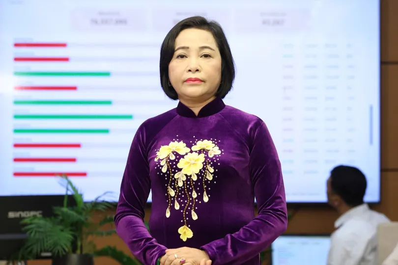 Phó Chủ tịch Quốc hội Nguyễn Thị Thanh cung cấp thông tin cho báo chí tại Văn phòng Hội đồng bầu cử Quốc gia, sáng 15-3. Ảnh: QUANG PHÚC 