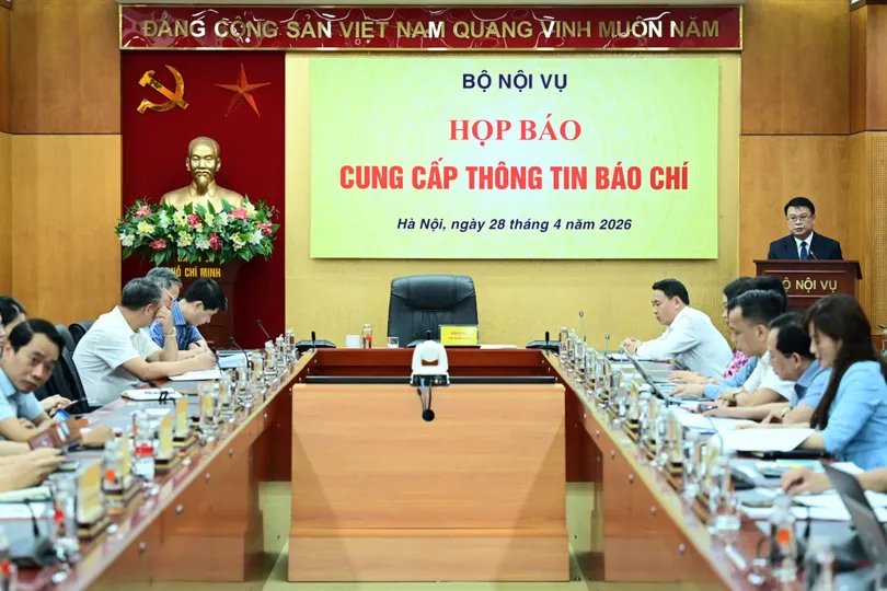 Quang cảnh buổi họp báo quý 1-2026 diễn ra chiều 28-4 của Bộ Nội vụ. Ảnh: ĐỖ TRUNG