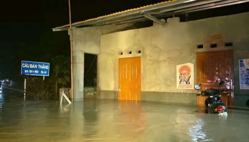 Mưa lớn đầu mùa, nhiều địa phương thiệt hại nặng