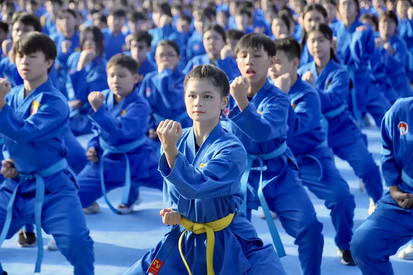 Nhiều em thiếu nhi miệt mài luyện võ Vovinam trong dịp hè 2026 (ẢNH: DŨNG PHƯƠNG)