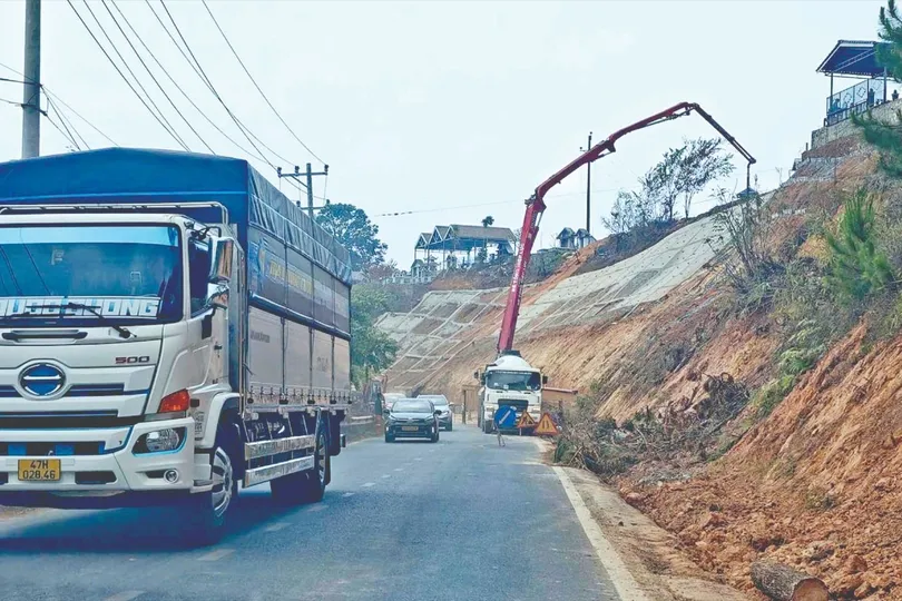 Tây Nguyên và ĐBSCL: Sạt lở, sụt lún diễn biến phức tạp