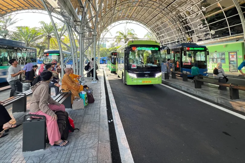 Trạm xe buýt Trung tâm phường Bến Thành