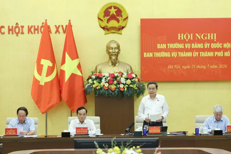 Chủ tịch Quốc hội Trần Thanh Mẫn chủ trì hội nghị, chiều 21-7. Ảnh: QUANG PHÚC
