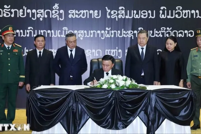 Thường trực Ban Bí thư Trần Cẩm Tú dự Lễ truy điệu đồng chí Saysomphone Phomvihane, Ủy viên Bộ Chính trị, Chủ tịch Quốc hội Lào
