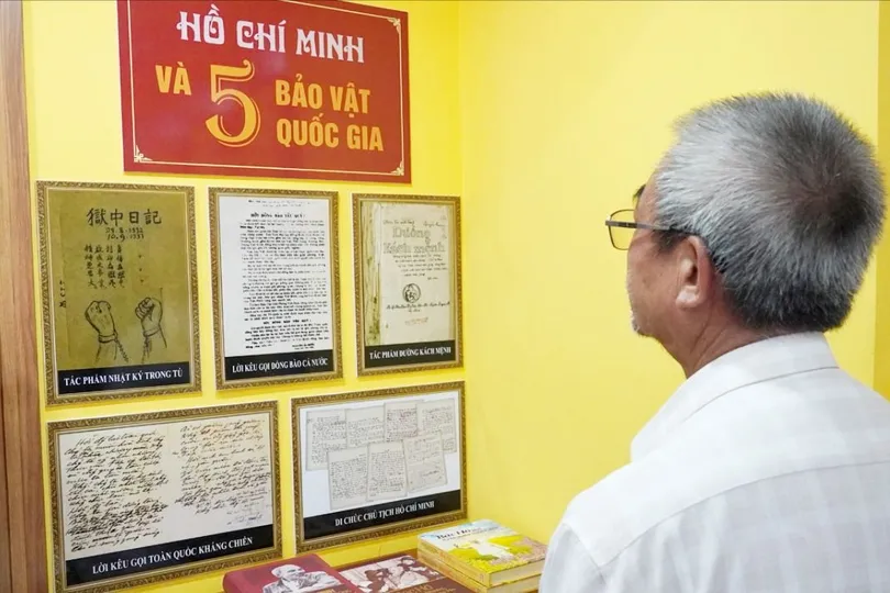 Làm giàu nguồn lực tri thức từ Di sản Hồ Chí Minh